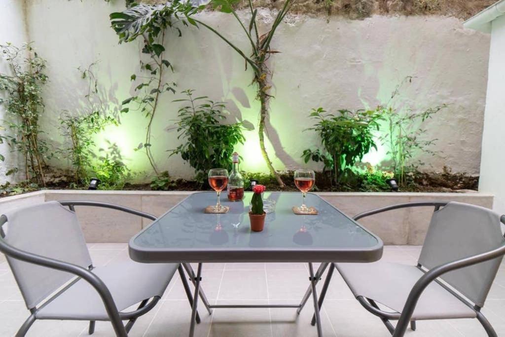 Brand New Aprt With Backyard In Lycabettus Hill ! Apartment Athens Exterior photo